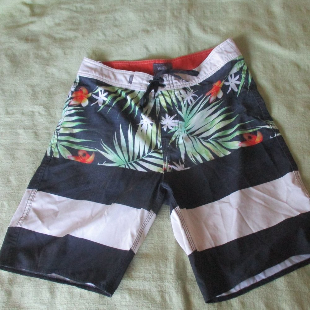 VANS BOARD SHORTS HAWAIIAN Design Sz 30 Zippered Back Pocket
